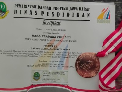 Cabang Olahraga Karate Putra oleh Raka Pradana Firdaus mendapatkan Juara ke 3, SMK Kehutanan Bakti R