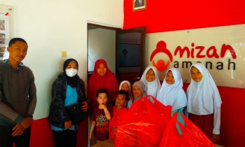 Kegiatan Jumat Berkah SMK Kehutanan Bakti Rimba