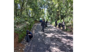 Aksi Menjaga Kebersihan Oleh PKL SMK Kehutanan Bakti Rimba di TNGHS