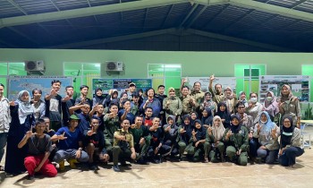 Kedatangan Bu Menteri saat siswa kelas X PKL di RUMPIN dan semua siswa di beri bonus, Terima kasih Bu Menteri 