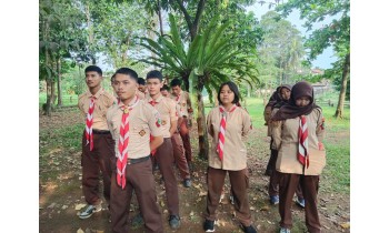 Praktikum kunjungan lapangan ke Bank Sampah Bubulak kelas XI TIPH