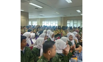 Peserta Roadshow Mangrove Murid dan dewan guru SMA/K Bogor berjumlah +/- 230 peserta.