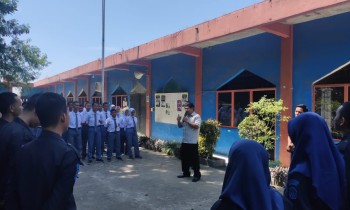 Kunjungan Camat dan Kapolsek Ciomas  Kunjungan dalam rangka motivasi mental siap kerja, disiplin, dan kepatuhan peraturan. 