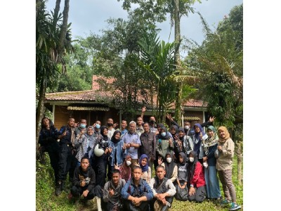 Pembekalan PKL Angkatan 8 di Villa Botani